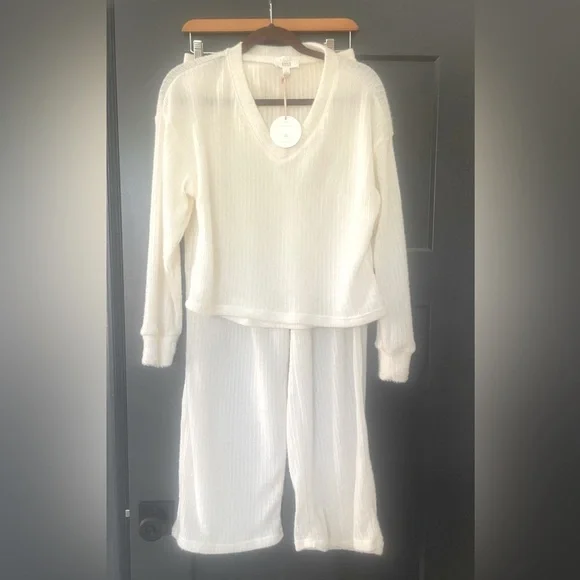 Hippie Rose Winter White loungewear set size small - Picture 1 of 8